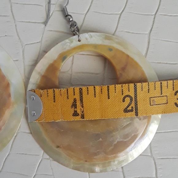 Shell earrings - Picture 5 of 6